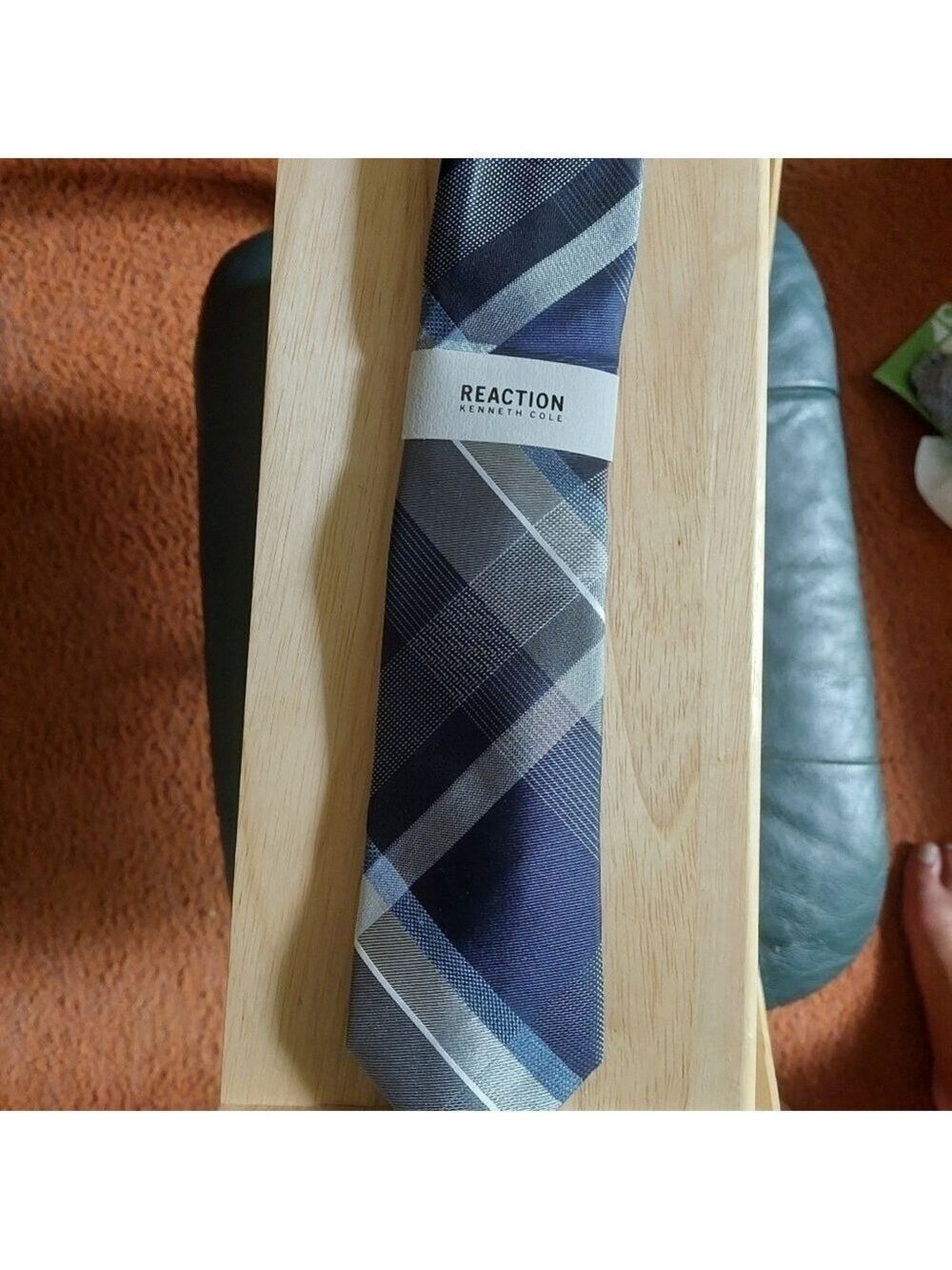 New* Kenneth Cole Blue Diagonal Stripes Tie